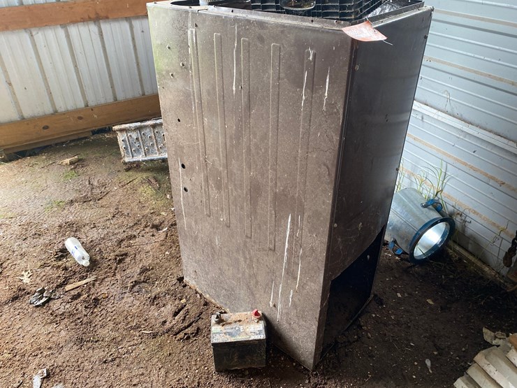 #3605-•-large-furnace-image-2