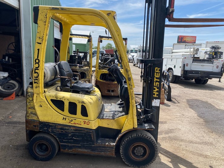2016-hyster-h30ft-lp-forklift-image-3