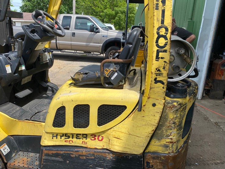 2016-hyster-h30ft-lp-forklift-image-12