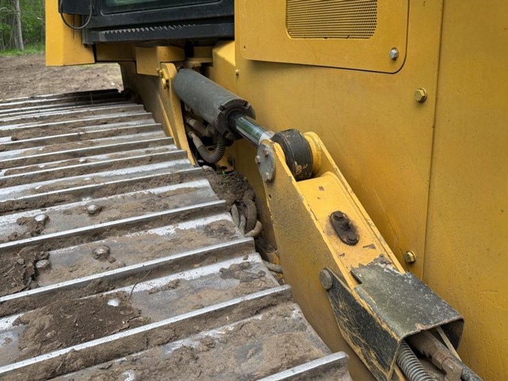 2018-caterpillar-d6k-image-36