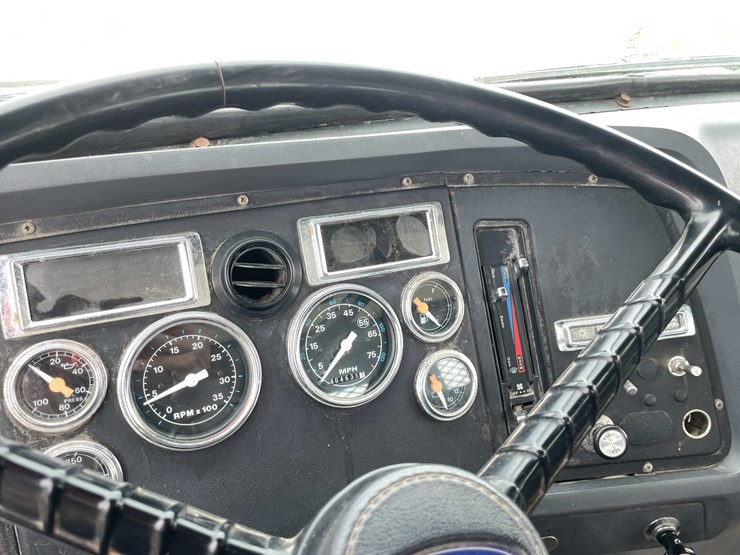 ford-l7000-image-102