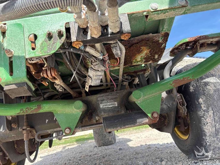 2018-john-deere-2500b-image-12