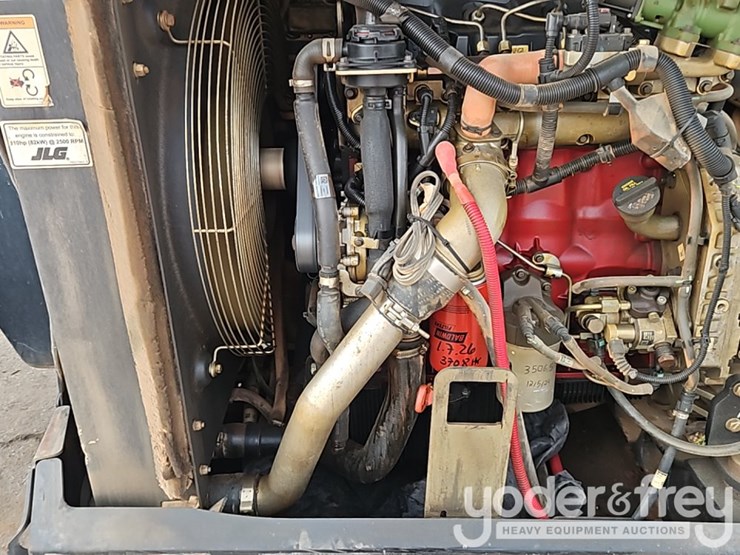 2016-jlg-642-image-20