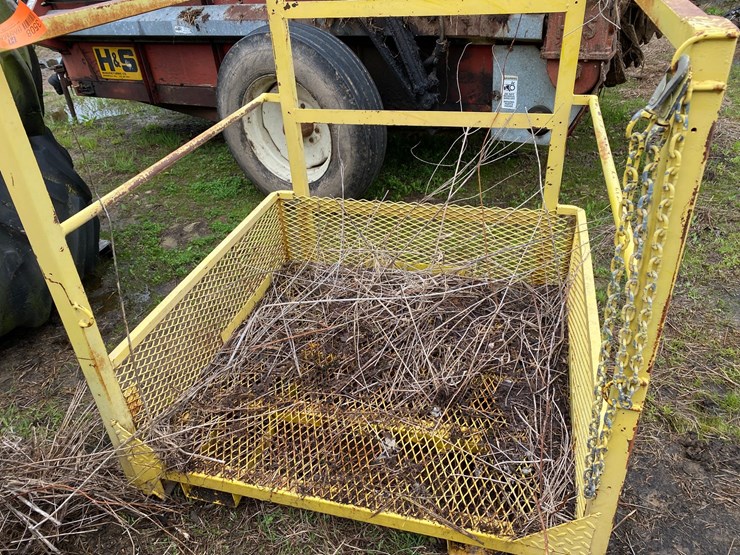 #3508-•-work-cage-with-fork-pockets-image-5