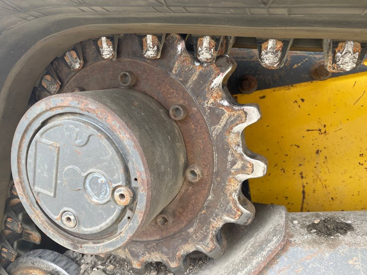 2019-new-holland-c232-image-13