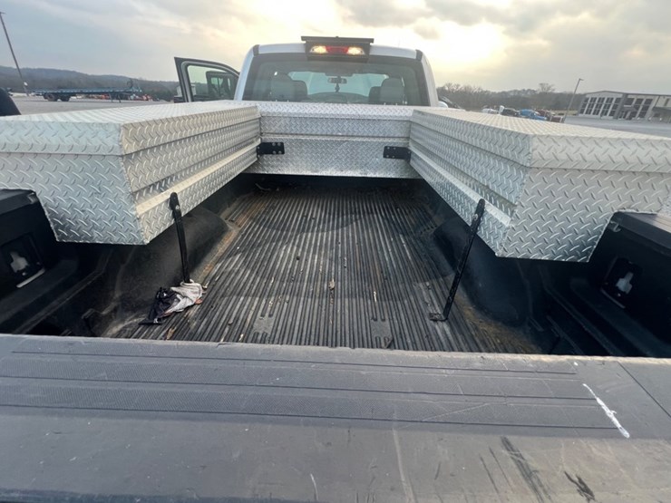 2017-ford-f250-xl-image-18