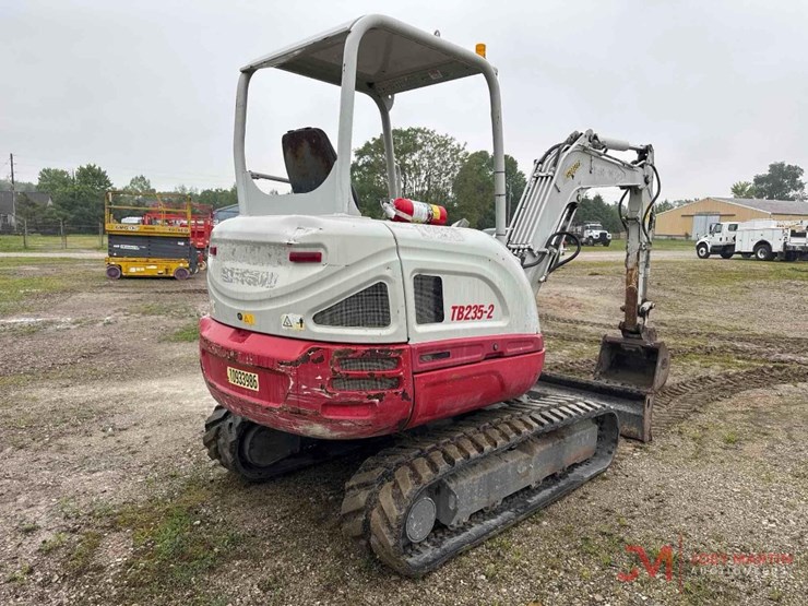 2019-takeuchi-tb235-2-image-6