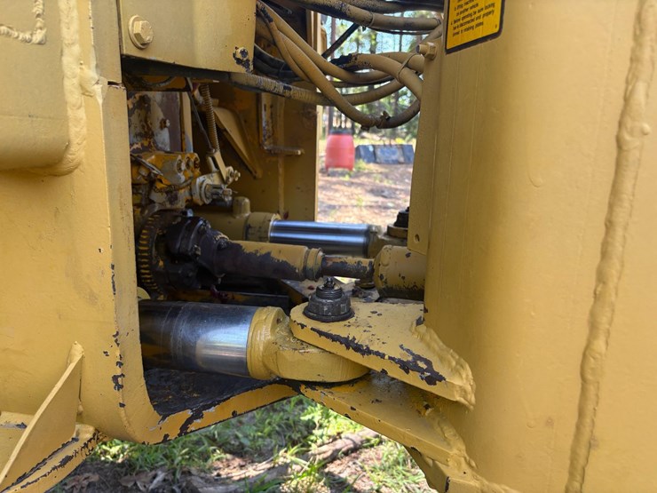 1983-john-deere-640-image-15