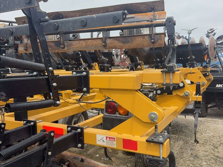2016-landoll-875-21-image-13