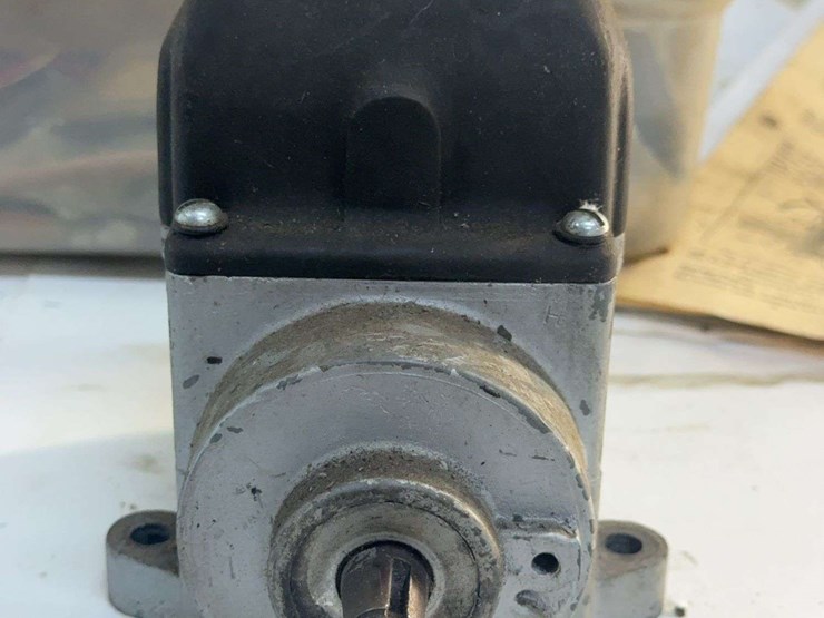 fairbanks-morse-type-rv11-magneto-and-related-parts-image-4