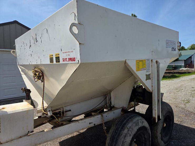 western-5-ton-dry-fertilizer-spreader-image-30