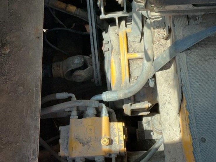 #131-•-bell-off-road-dump-truck-image-15