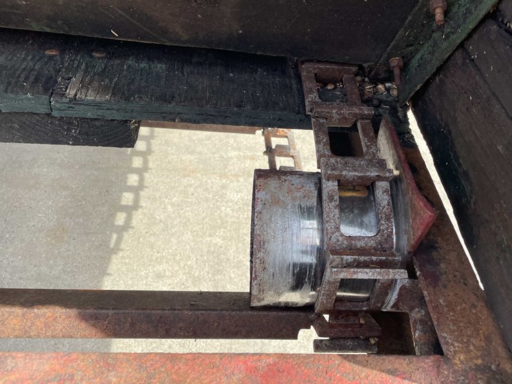 #5512-•-manure-spreader-image-13