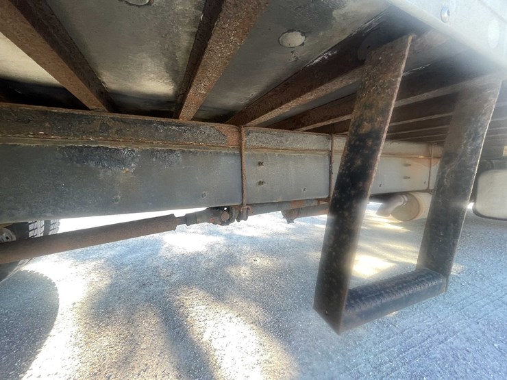 #4198-•-2005-sterling-box-truck-image-23