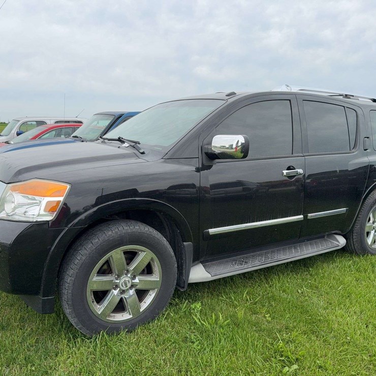 2013 NISSAN ARMADA