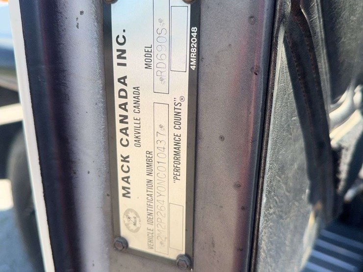 1992-mack-rd600-image-18