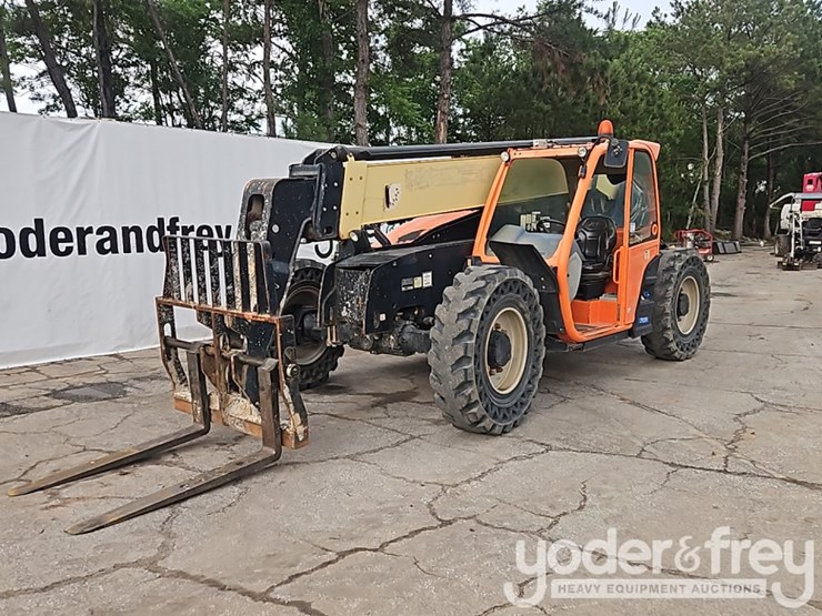 2016-jlg-642-image-1