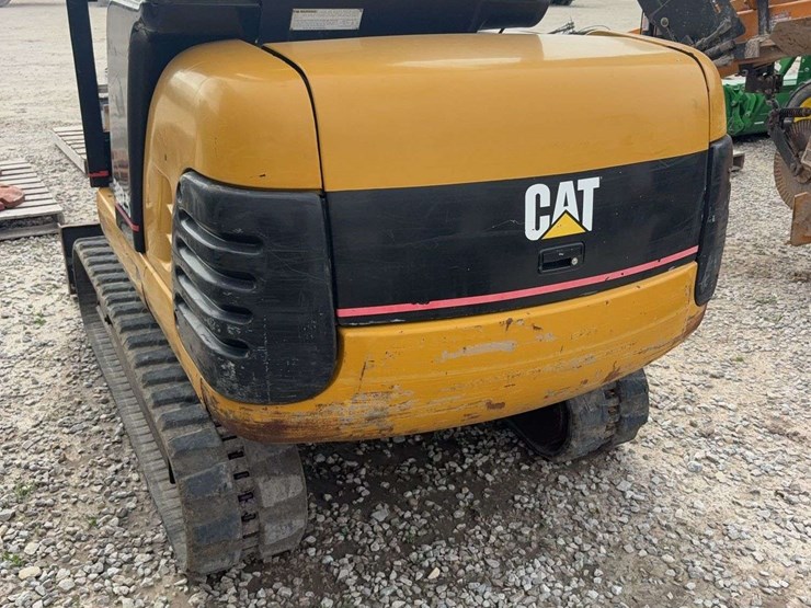 caterpillar-302.5-image-8