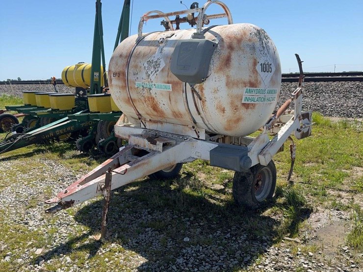 6-row-pull-type-anhydrous-applicator-image-2