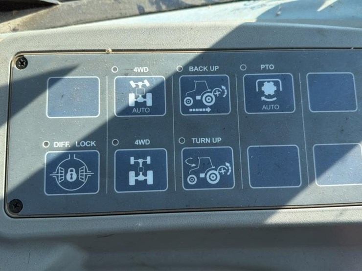 2018-mahindra-9110p-image-39