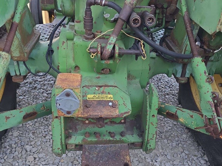 1977-john-deere-2040-image-9