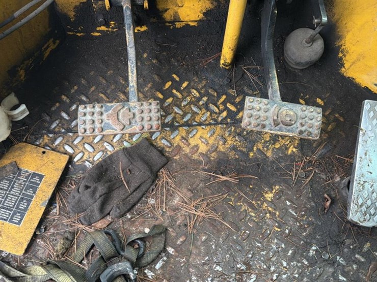 1996-deere-748g-image-25
