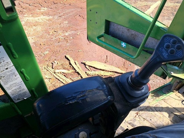 2016-deere-853m-image-15