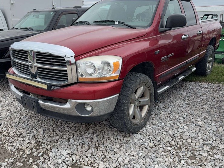 2006-dodge-1500-image-1