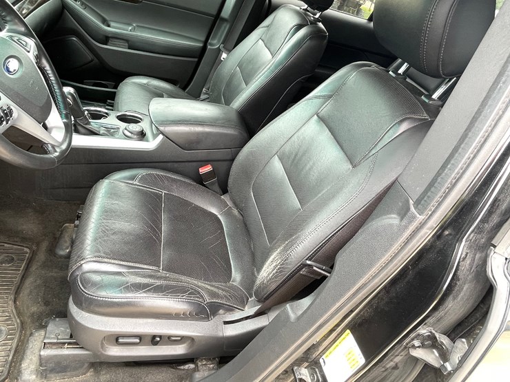 2011-ford-explorer-limited-image-38