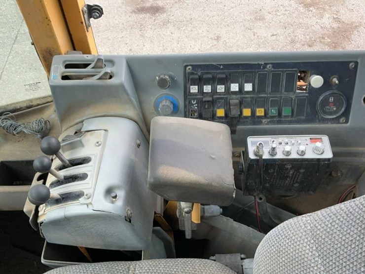 1995-volvo-l120-image-14