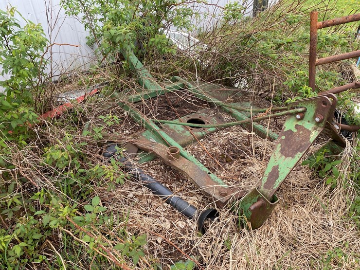 #3586-•-assorted-scrap-metal,-gate-parts,-guard-rails-and-more-image-10