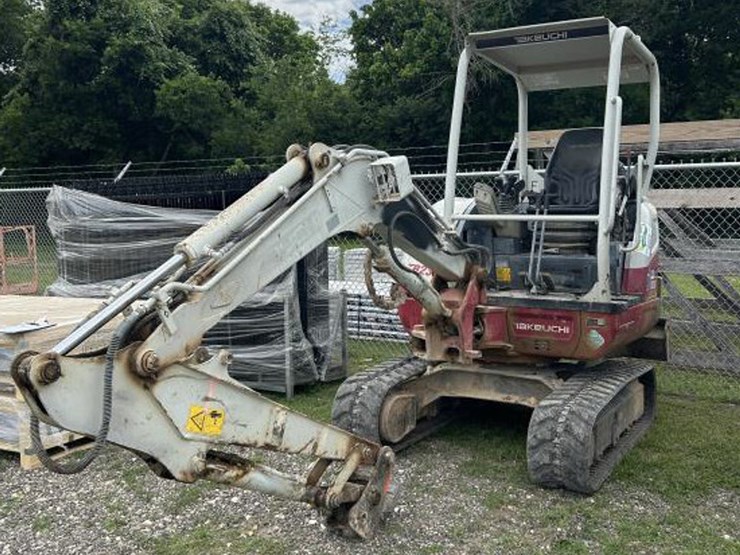 takeuchi-tb230-image-1