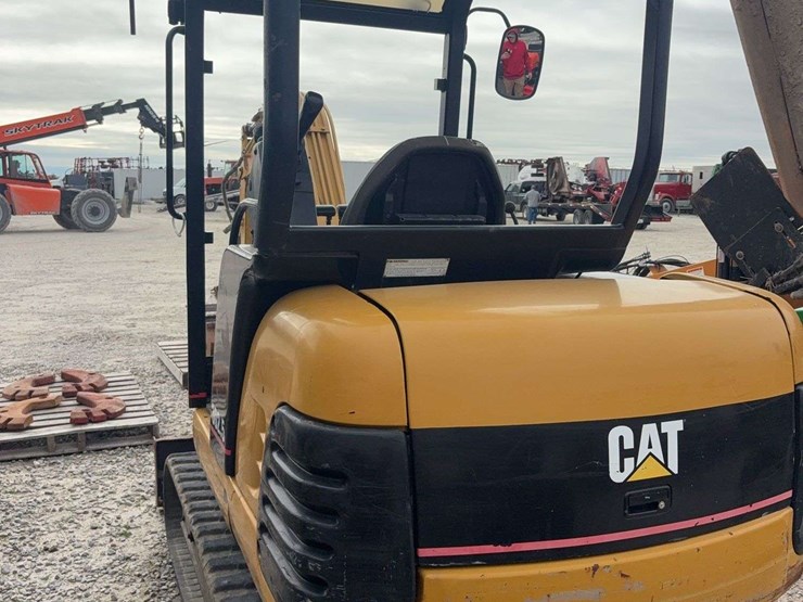 caterpillar-302.5-image-7