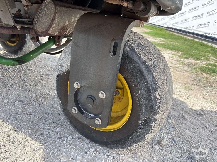 2018-john-deere-2500b-image-25