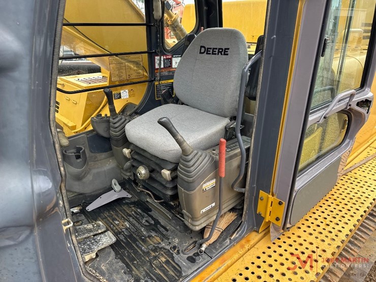 2004-deere-450c-lc-image-26