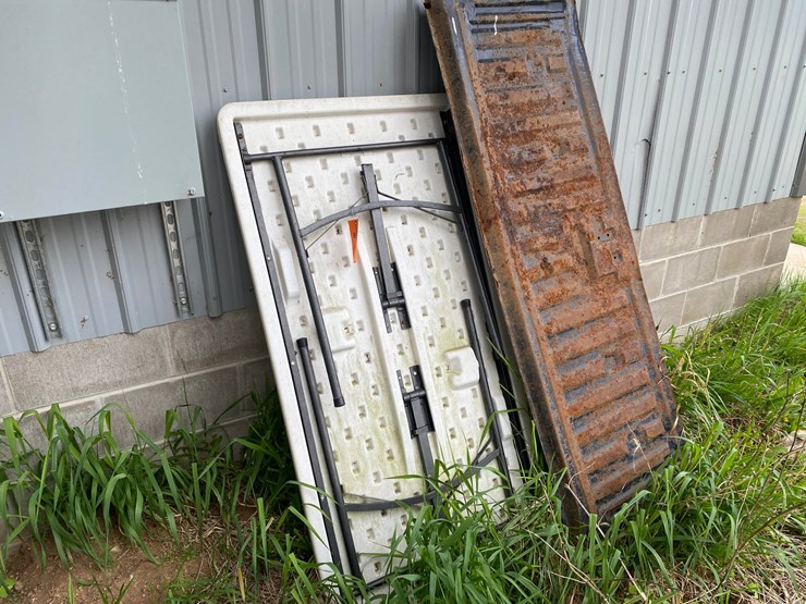 #3615-•-poly-folding-table,-ford-tailgate,-and-sheet-metal-image-3