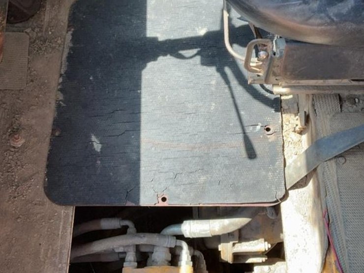 #131-•-bell-off-road-dump-truck-image-16