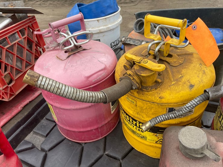 #6047-•-5-fuel-cans-image-3