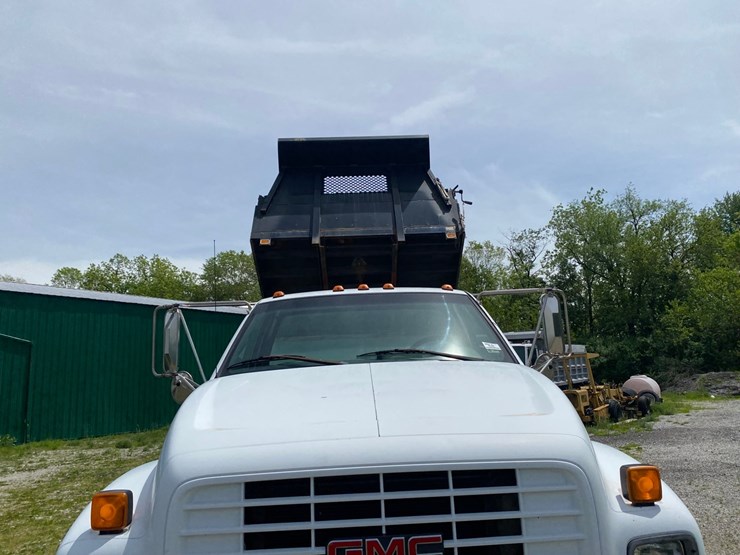2002-gmc-6500-dump-truck-image-8