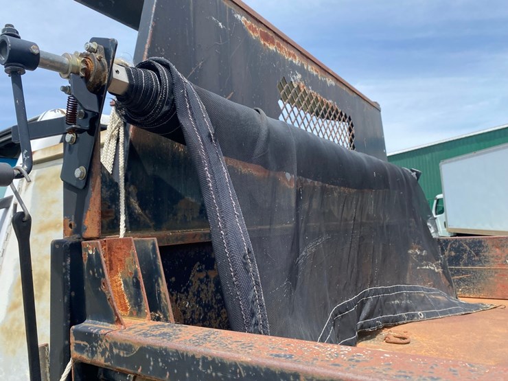 2002-gmc-6500-dump-truck-image-26
