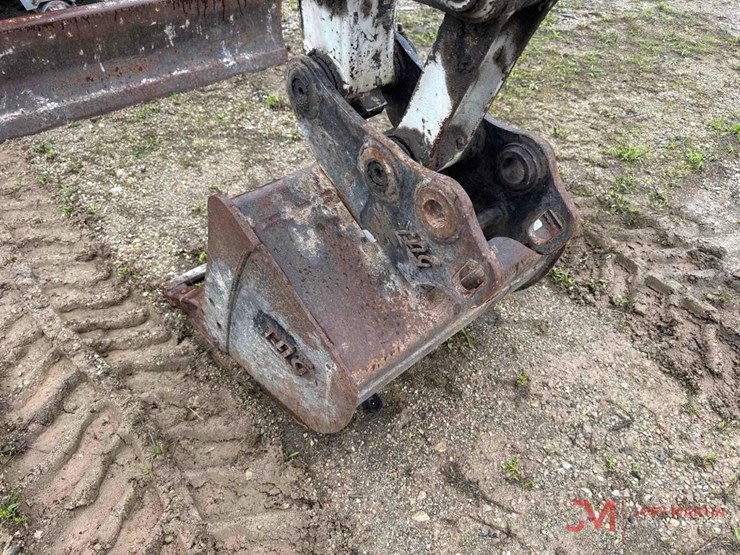 2019-takeuchi-tb235-2-image-16
