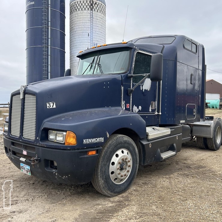 1999 KENWORTH T600