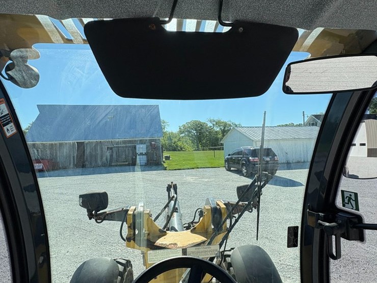 2020-deere-304l-image-25