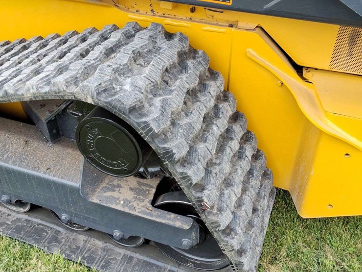 2017-deere-333g-image-9