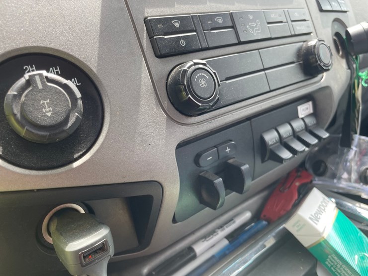 2015-ford-f250-xlt-image-33