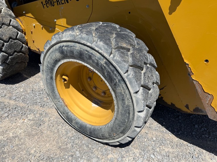 caterpillar-246d-image-5