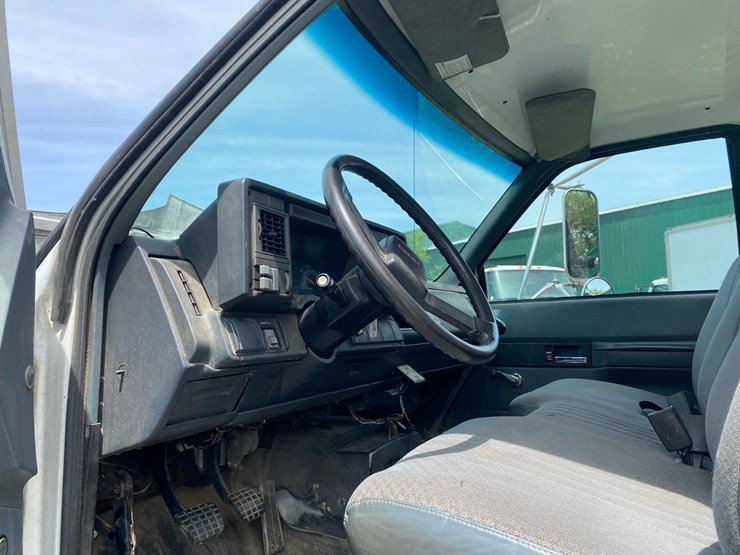 2002-gmc-6500-dump-truck-image-61