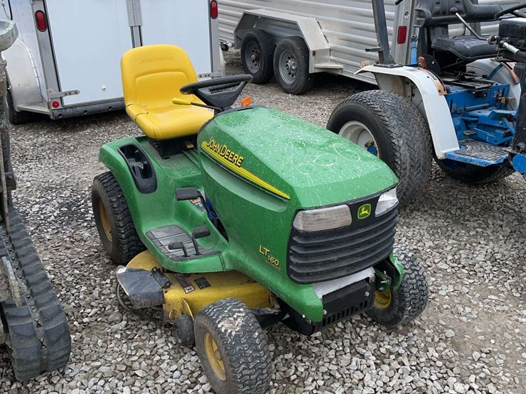 john-deere-lt-image-1