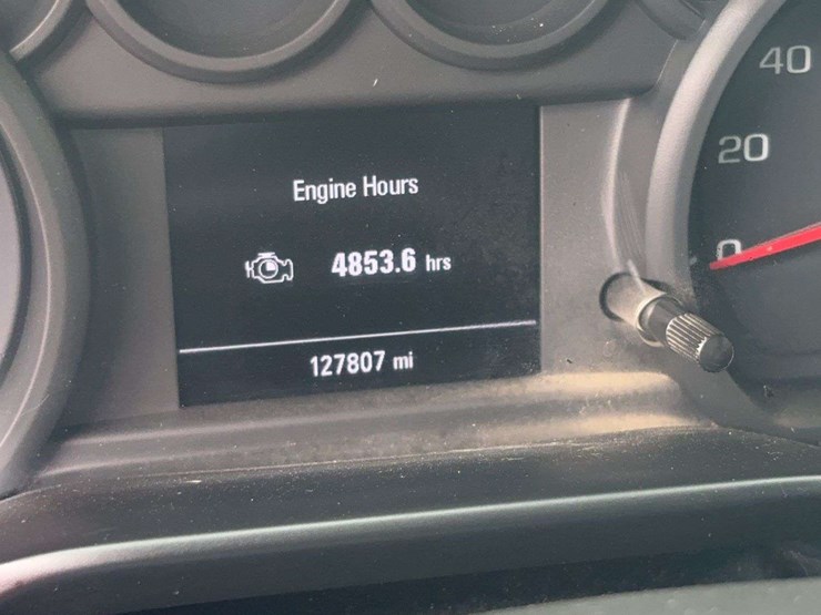 2022-chevrolet-3500-image-29