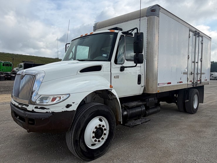 2008-international-durastar-4400-image-1